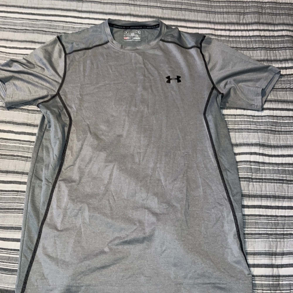 Under Armour Men’s Fitted HeatGear Medium Shirt